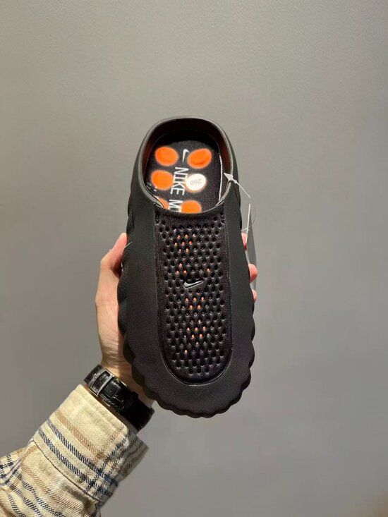 Brand new black Nike Mind 001 slippers (box not included)
